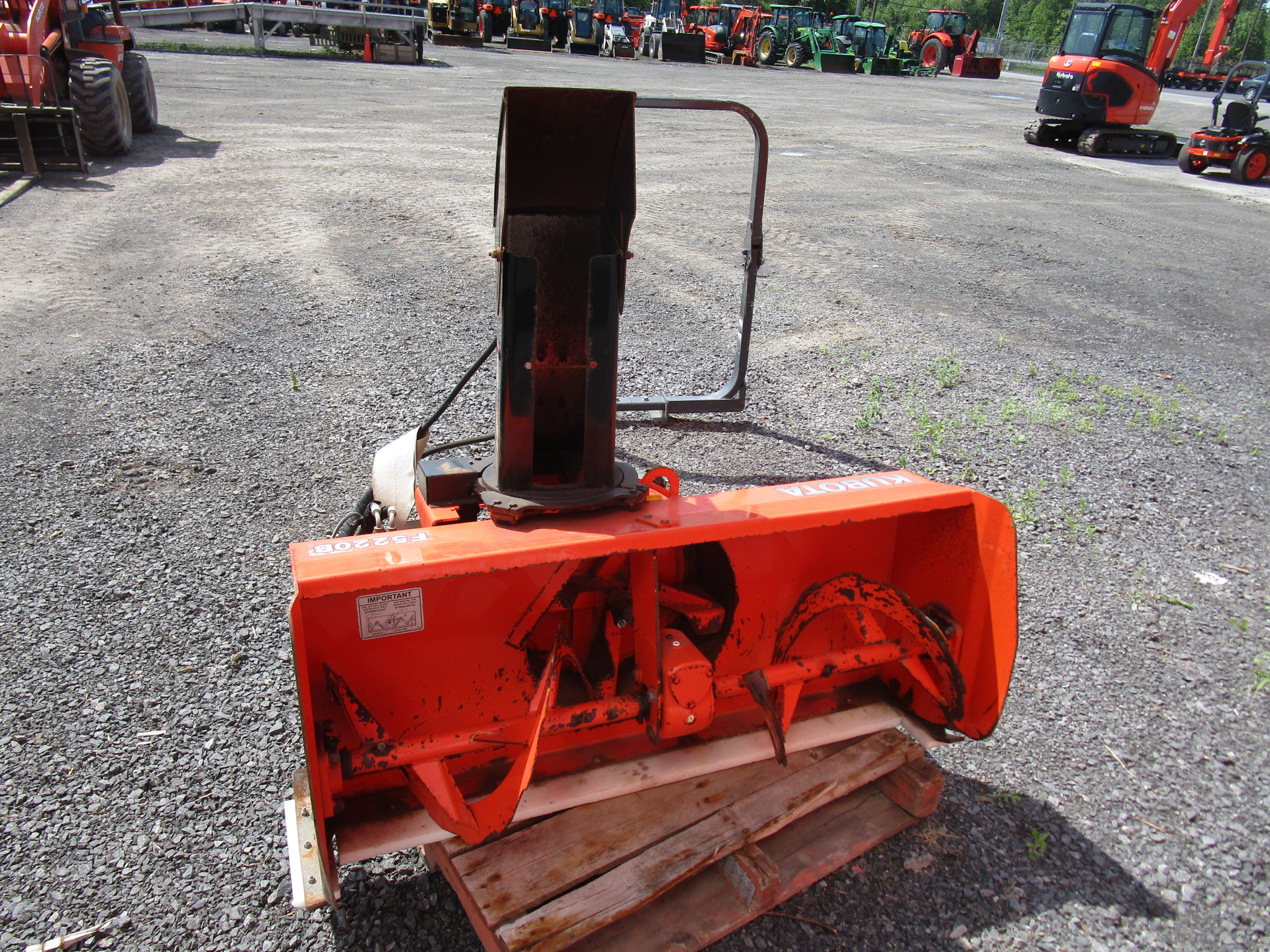 SOUFFLEUSE À NEIGE 51 POUCES USAGÉ KUBOTA F5220B