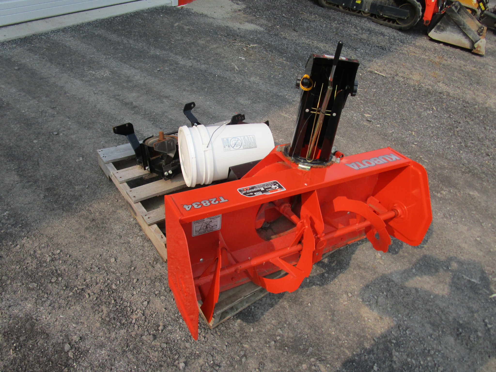 USED KUBOTA T2834 FRONT SNOWBLOWER