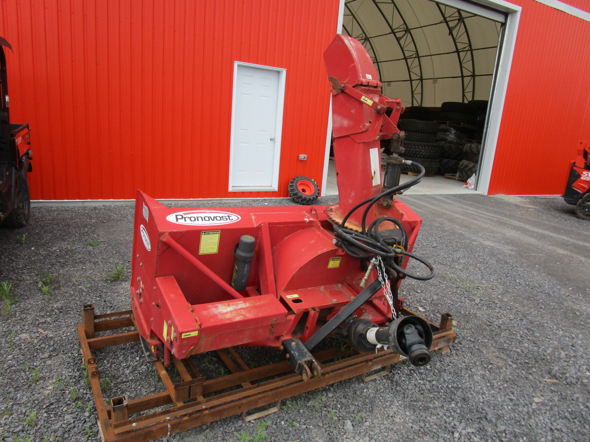 SOUFFLEUSE À NEIGE USAGÉ 74 POUCES PRONOVOST P720-74