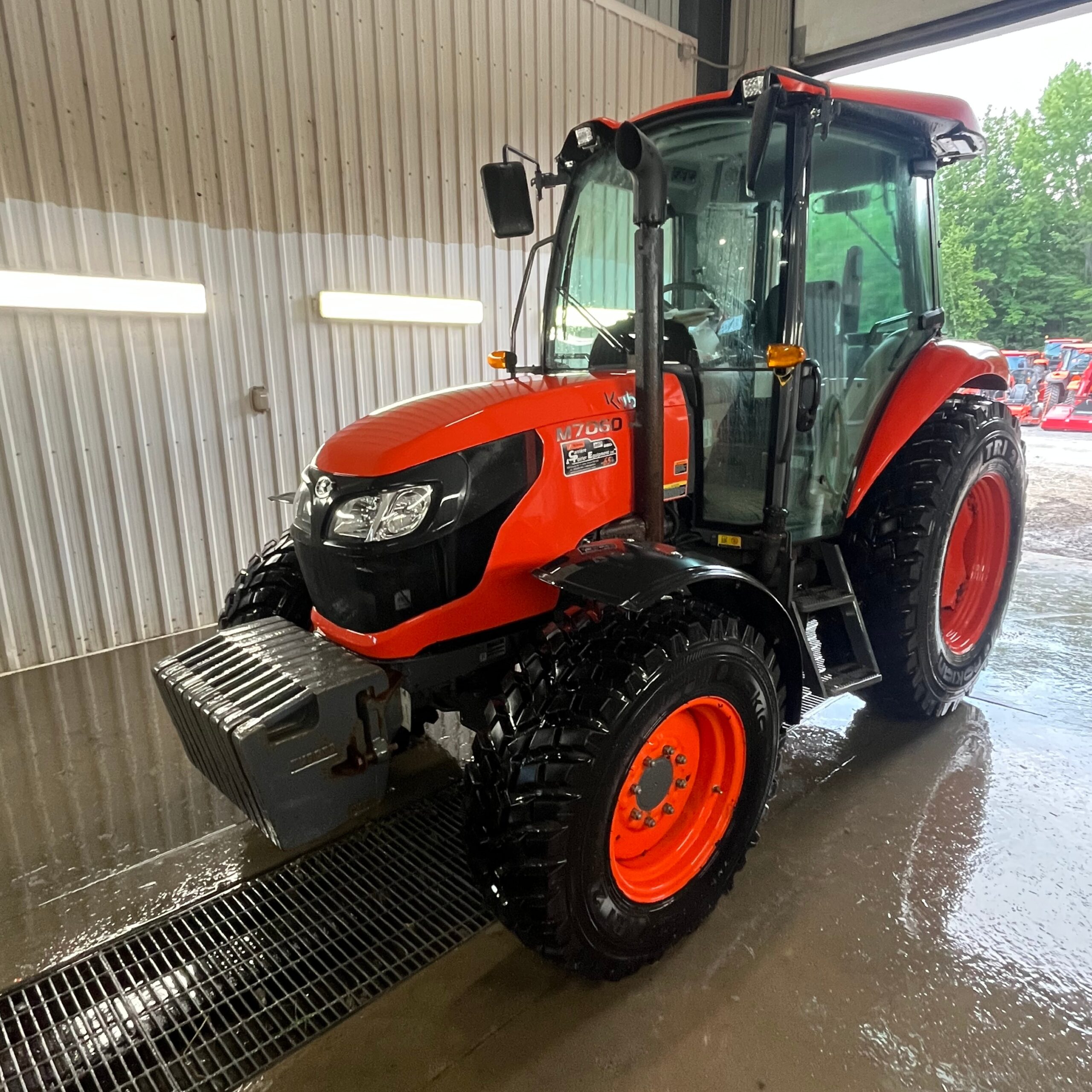 TRACTEUR DIÉSEL 4X4 USAGÉ KUBOTA M7060HDCC12