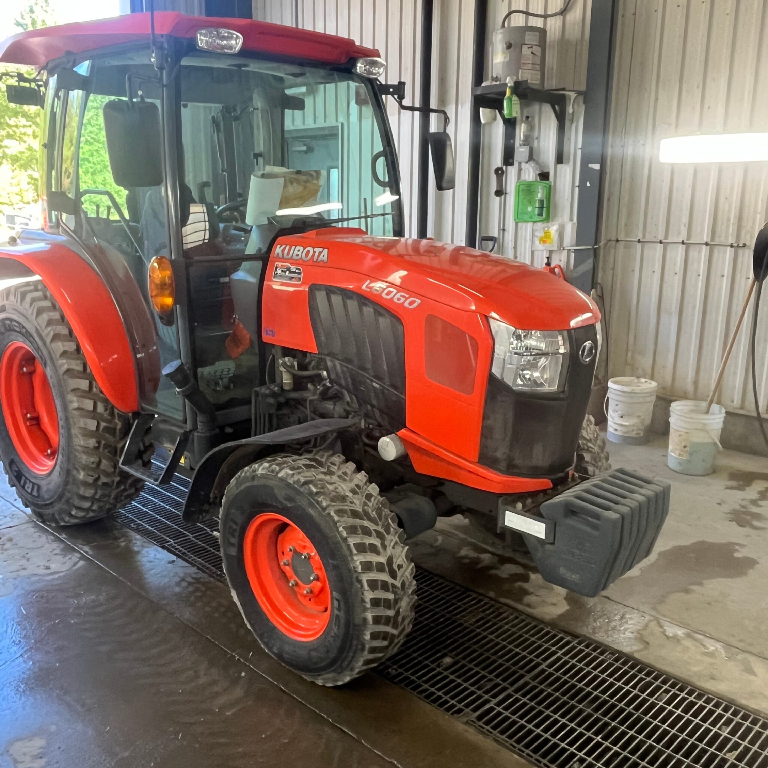 TRACTEUR 4X4 USAGÉ KUBOTA L6060HSTCC-1 2020