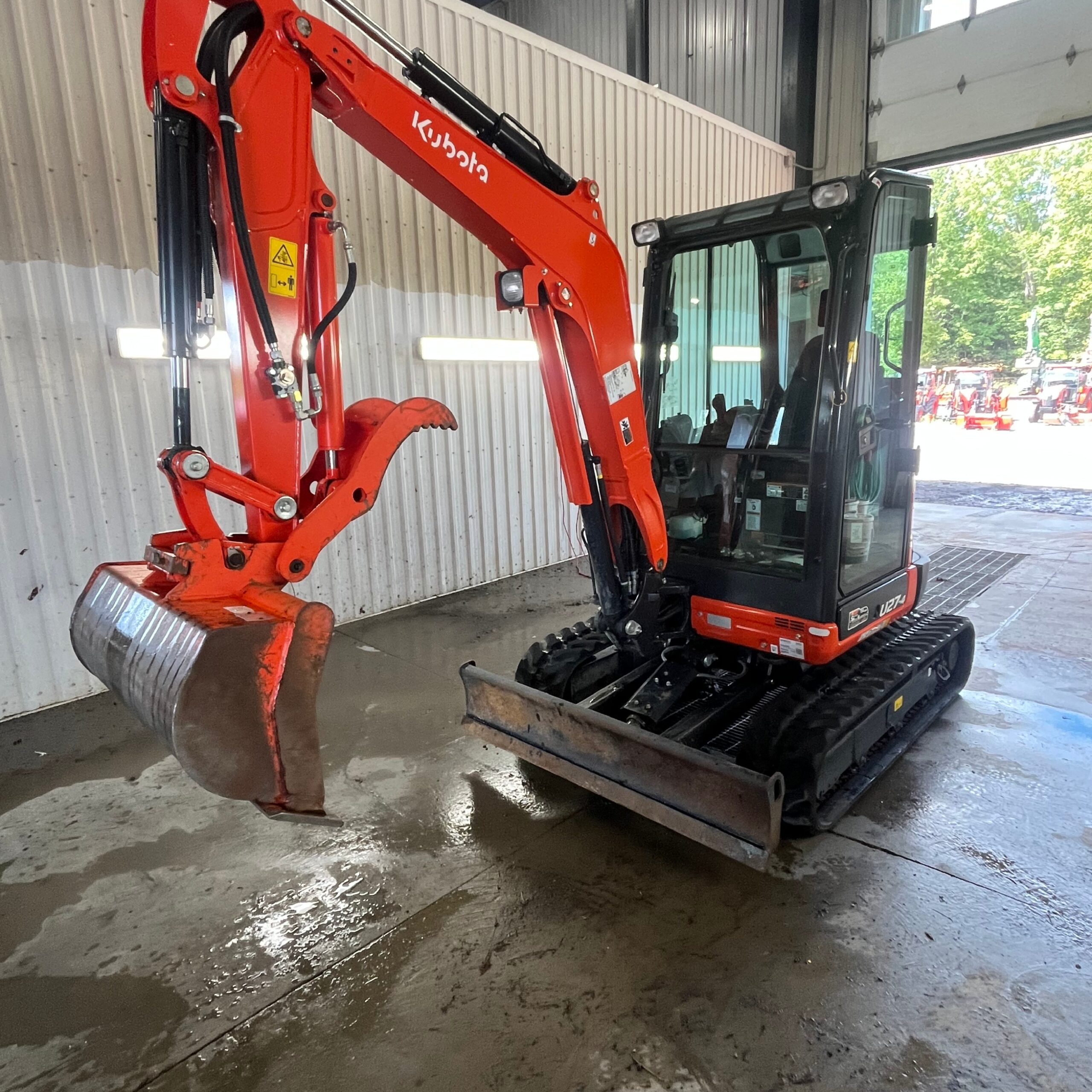 EXCAVATRICE USAGÉ KUBOTA U27-4G SUR CHENILLES DE CAOUTCHOUC 2023