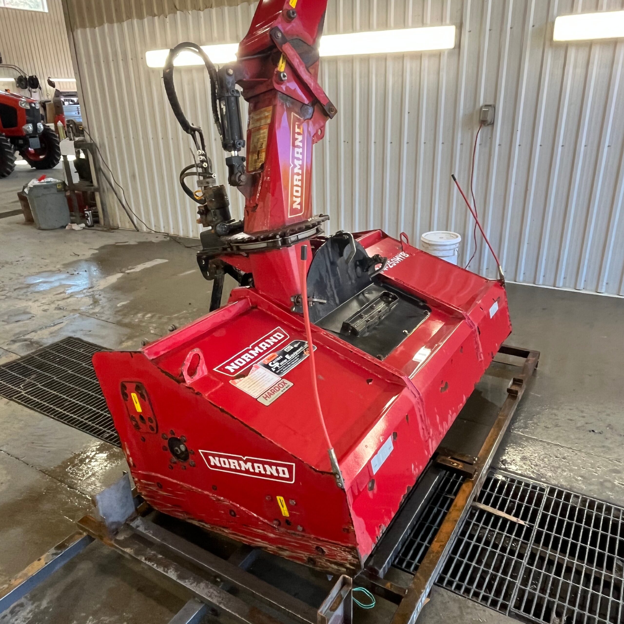 SOUFFLEUSE À NEIGE USAGÉ 2019 NORMAND INVERVÉ HYDRIDE N74-250HYB
